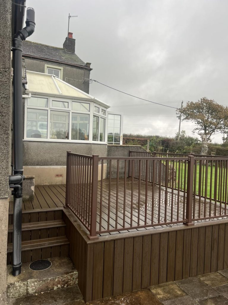 Decking Frizington

